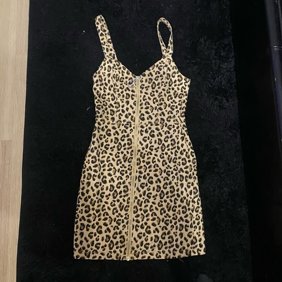 LEPORD PRINT TIGHT COCKTAIL DRESS WITH ZIPPER : SIZE 2 - Picture 3 of 4